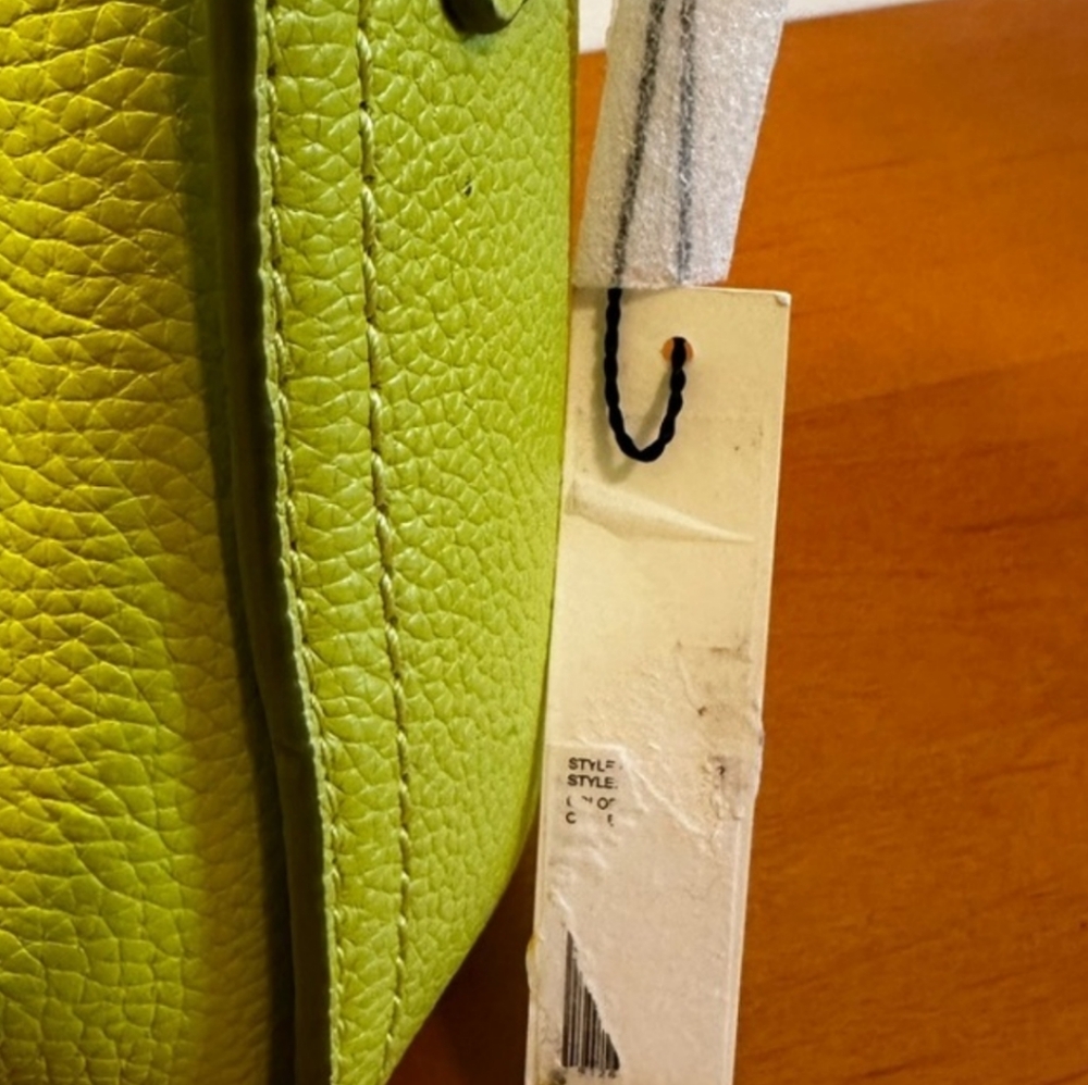 Winner Drawing For NWT Marc Jacobs Lime Green Leather Bucket Bag - Picture 9 of 10